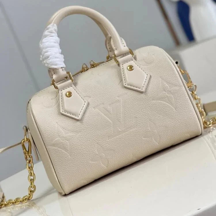 Louis Vuitton Speedy Bandoulière 20 in White