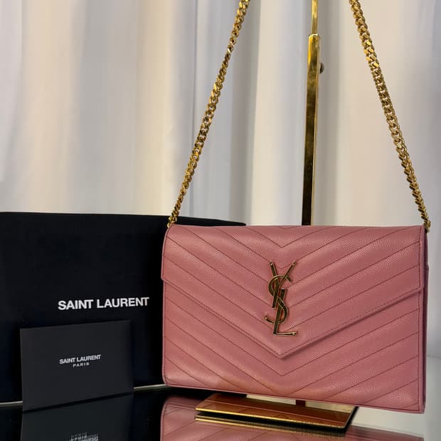 Saint Laurent Grain de Poudre Matelassé Chevron Monogram Envelope Chain Wallet pink & gold
